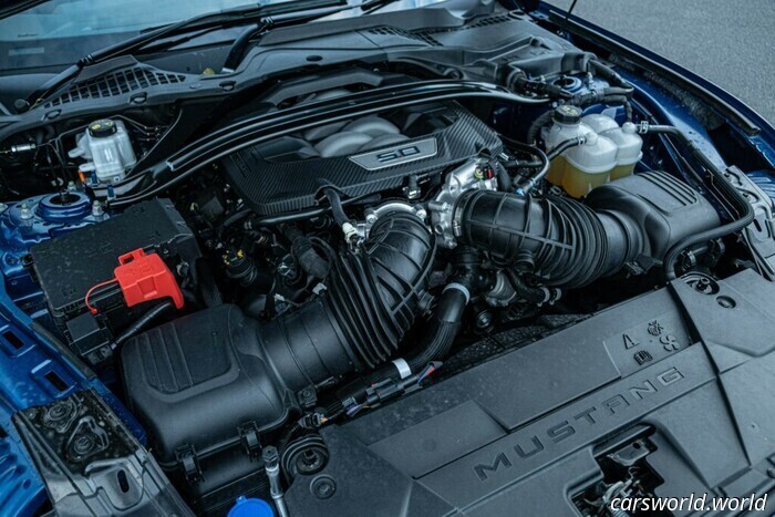 Revisión Del Ford Mustang GT 2025: Rodando En Un 5.0 Y Un Manual | Carscoops